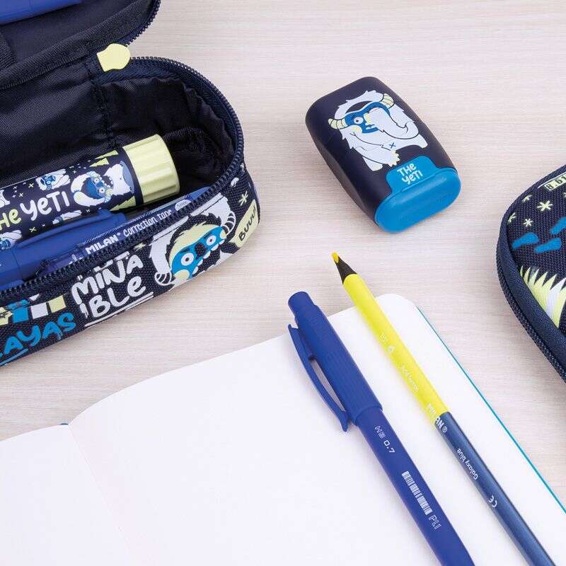 Milan The Yeti Pack de 4 Estuches portatodo con Contenido de Serie - Contenido: Goma de Borrar, 2 Sacapuntas, 1 Lapiz de Grafito HB, 3 Boligrafos (Verde, Negro y Rojo), 1 Regla de 15 cm, 12 Lapices de Colores Ergo y 12 Rotuladores 1 pieza(s)