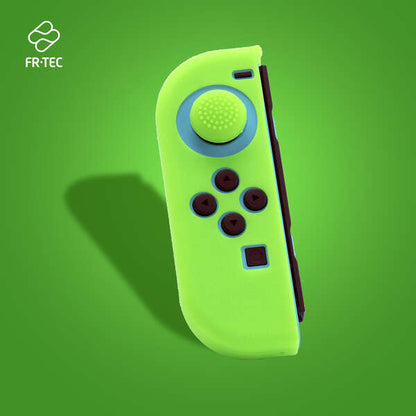 FR-TEC Funda Protectora de Silicona Joycon Silicone Skin + Grip Derecho - Grip para Mayor Agarre - Proteccion contra Rayaduras - Mejora y Personaliza Tu Experiencia de Juego - Color Verde 1 pieza(s)