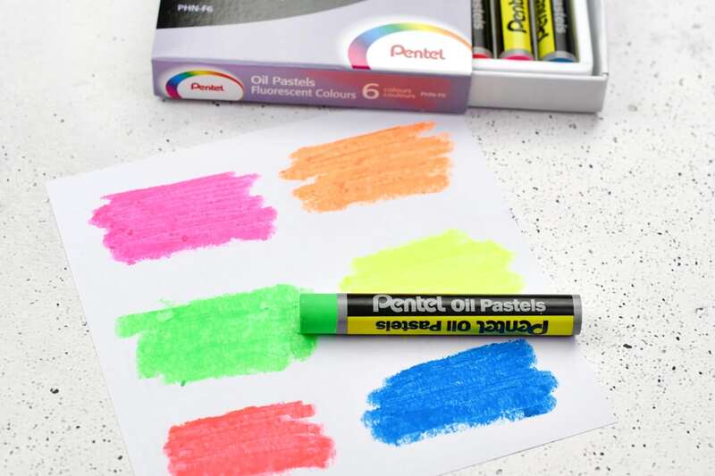 Pentel Oil Pastels Pack de 6 Pasteles Oleo Fluorescentes - Blandos, Cremosos y de Secado Lento - Colores Fluorescentes Surtidos 1 pieza(s)