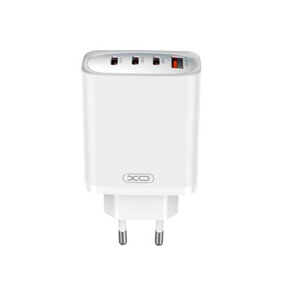 XO Cargador Multi-Puerto - USB-A 22.5W - 3 Puertos Tipo C - Compatibilidad de Voltaje Variado - Color Blanco 1 pieza(s)