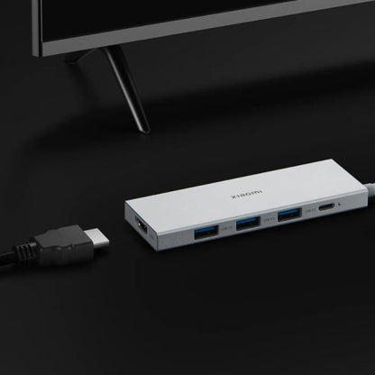 Xiaomi 5 en 1 Hub USB-C con 3x USB-A 3.0, 1x USB-C Carga Rapida hast 100W, 1x HDMI - Carcasa de Aluminio 1 pieza(s)